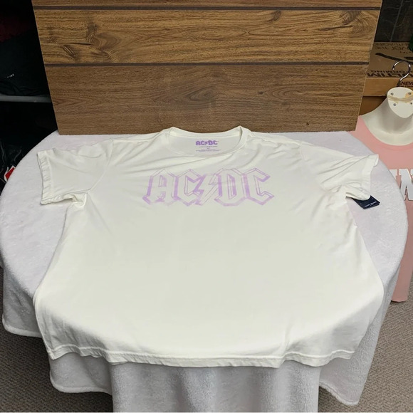 Lucky Brand size XL AC/DC Cream Graphic Tee NWT - Picture 2 of 8